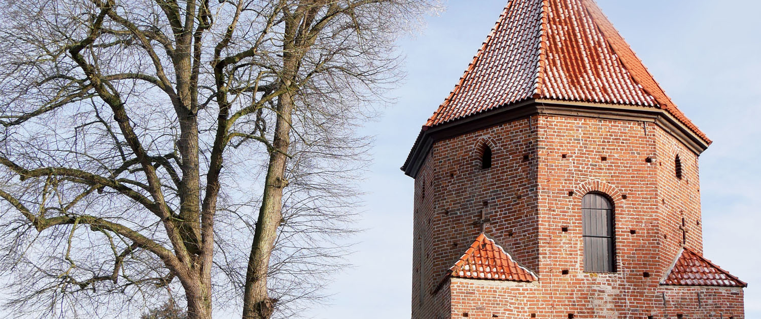 Motiv Adventskalender 2025 mit Kirche